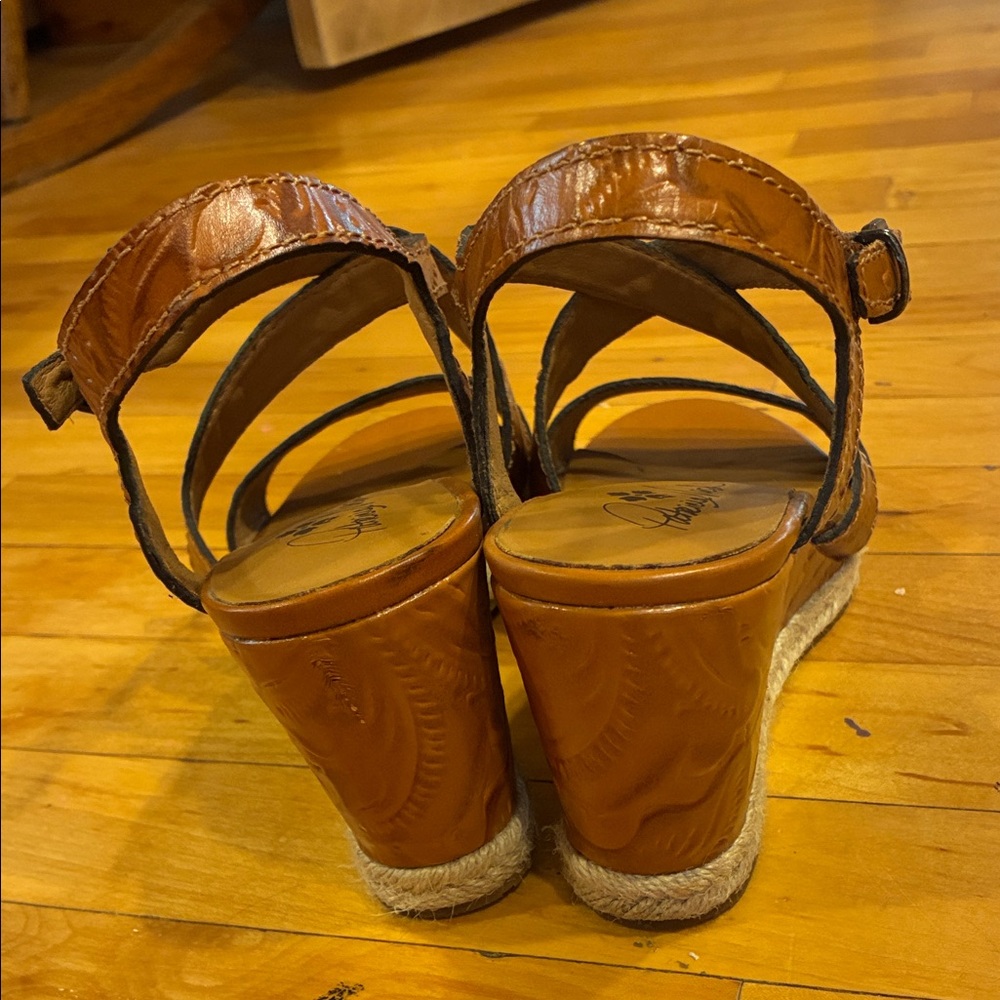 Patricia Nash Brown Leather Wedges - Picture 5 of 8